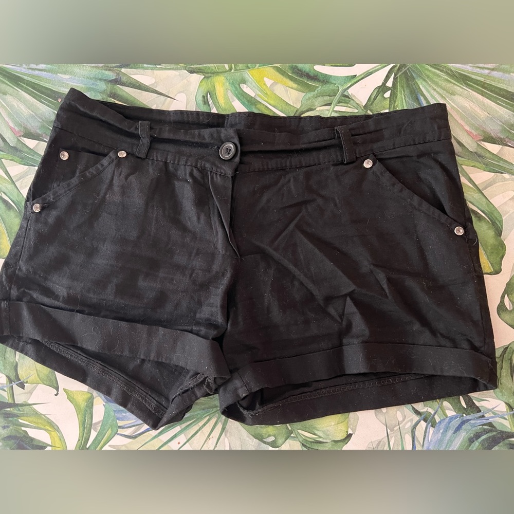 Black cargo shorts, size 6